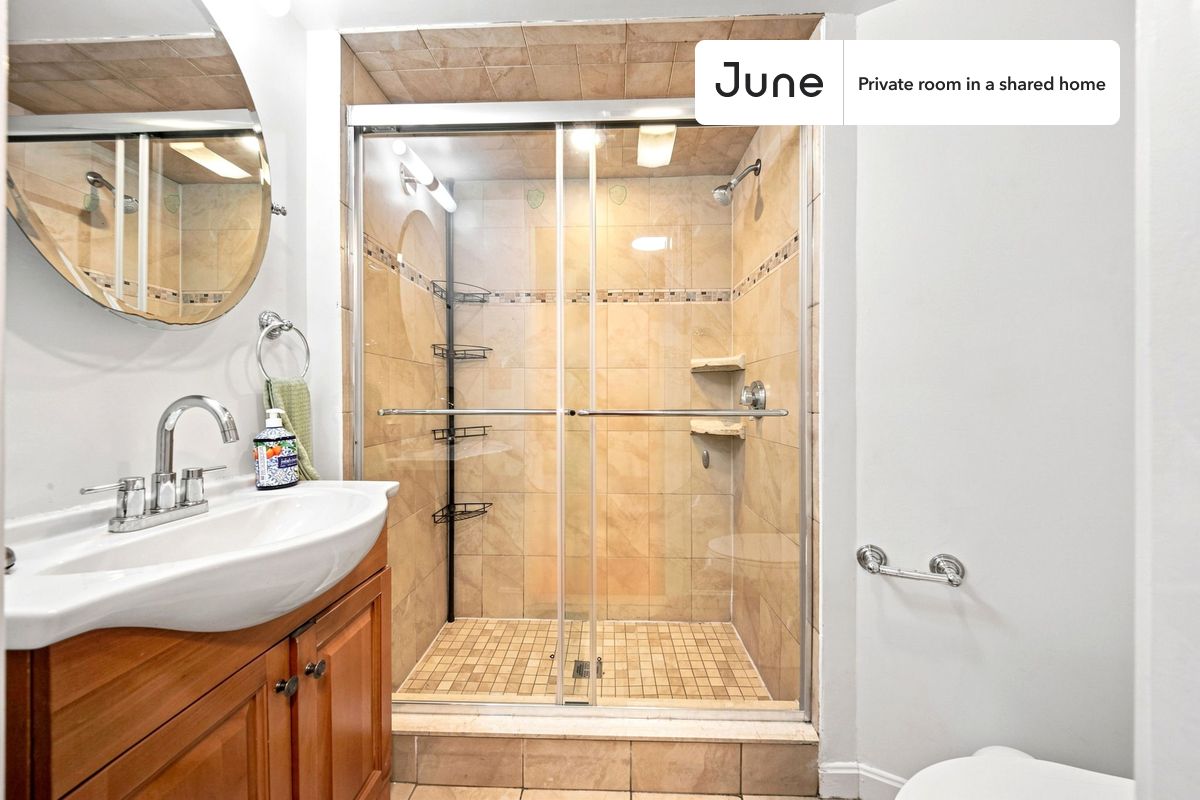 Photos of apartment on Linden St.,Boston MA 02134