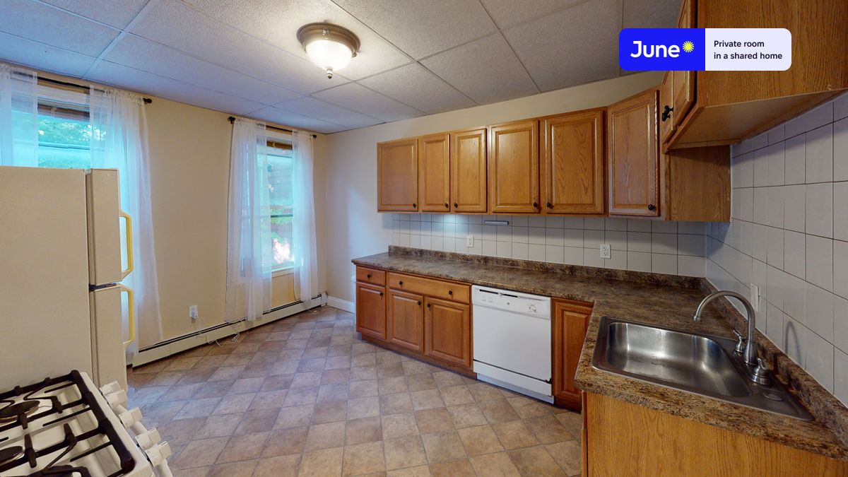 Photos of apartment on Berkshire St.,Boston MA 02141