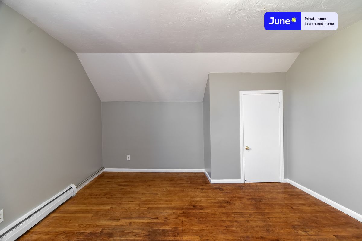 Photos of apartment on Bacon St.,Boston MA 02458