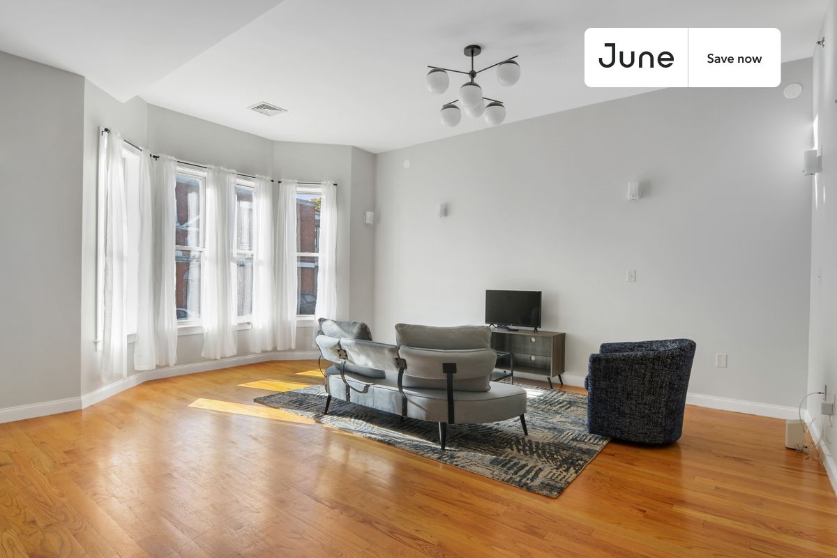 Photos of apartment on Dudley St.,Boston MA 02119
