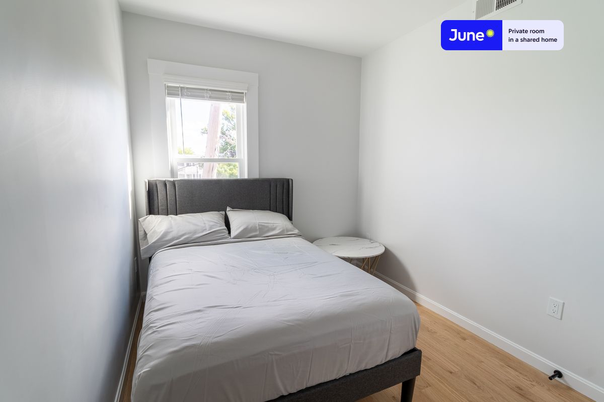 Photos of apartment on Mount Vernon St.,Boston MA 02125