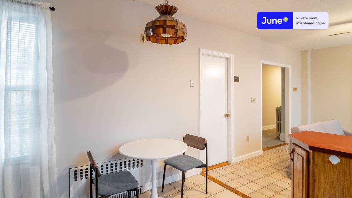 Photos of apartment on Glen St.,Boston MA 02145
