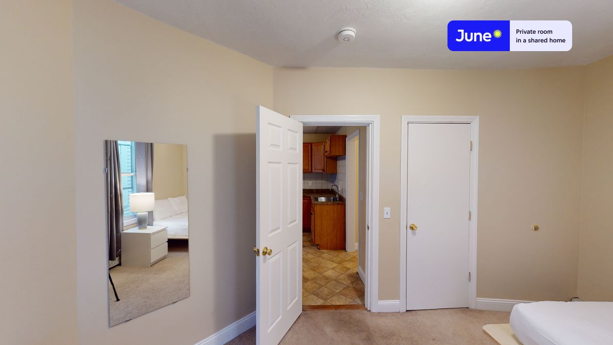 Photos of apartment on Berkshire St.,Boston MA 02141