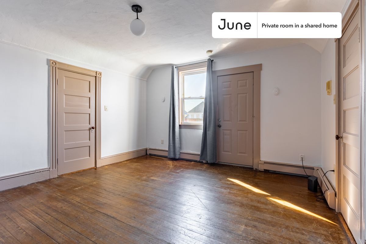 Photos of apartment on Washington St.,Boston MA 02121