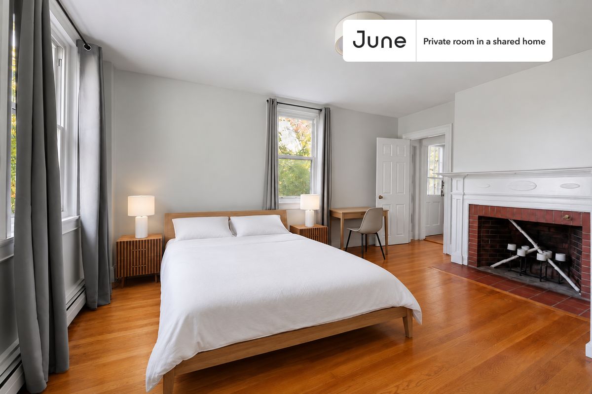 Pictures of  property for rent on Bacon St., Boston, MA 02458