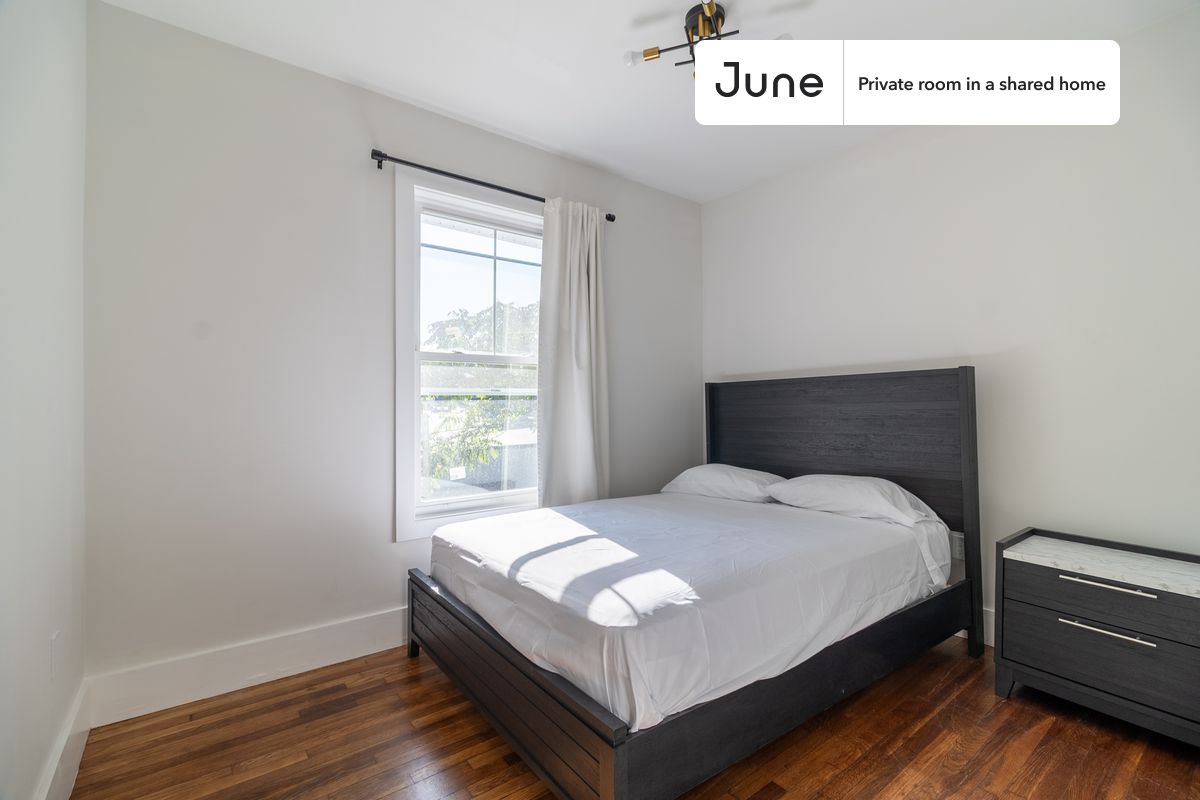 Pictures of  property for rent on Walnut Park, Boston, MA 02119