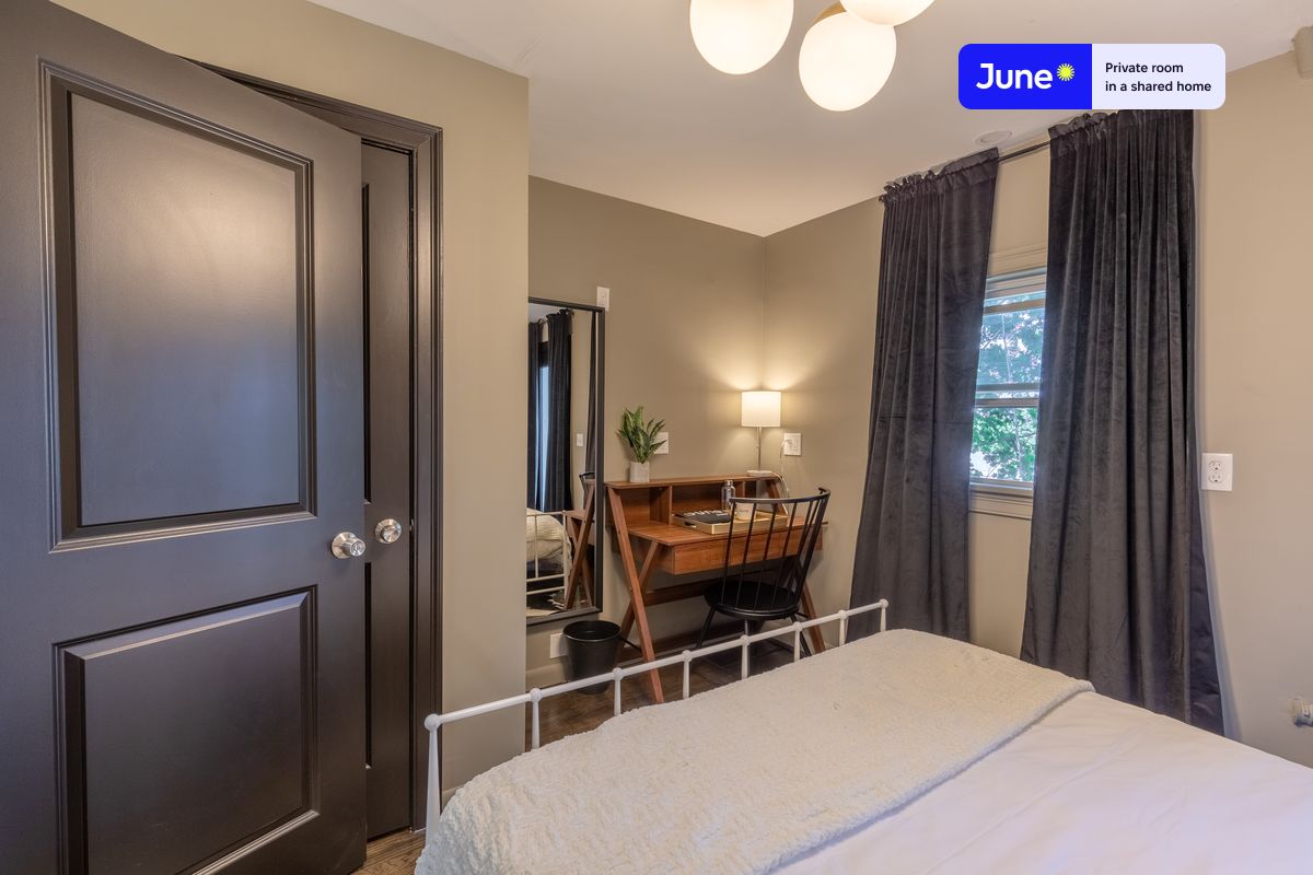 Photos of apartment on Academy Hill Rd.,Boston MA 02135