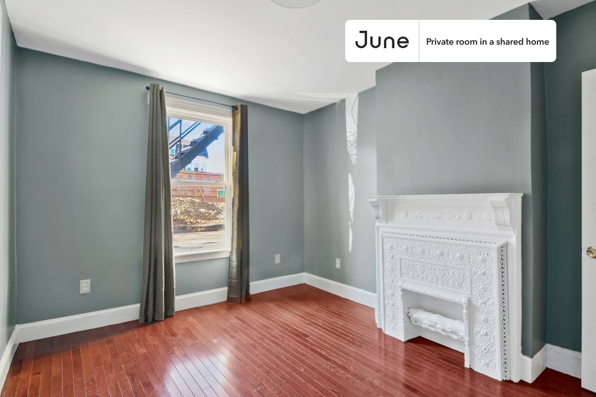 Photos of apartment on Linden St.,Boston MA 02134