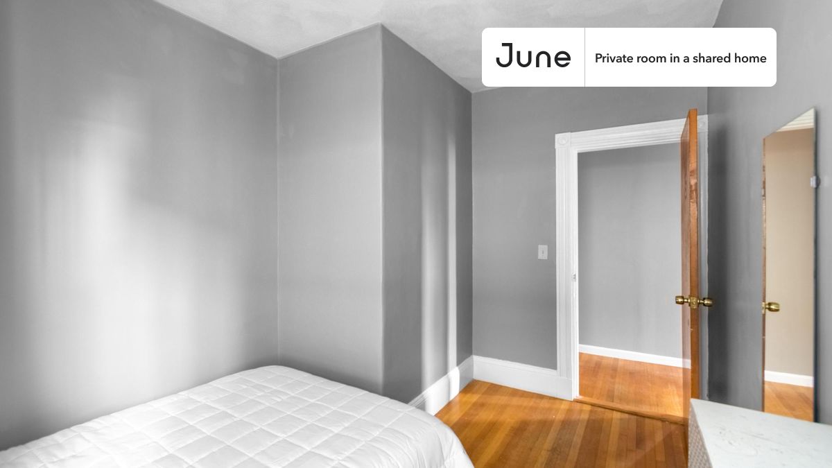 Photos of apartment on Beacon St.,Boston MA 02143