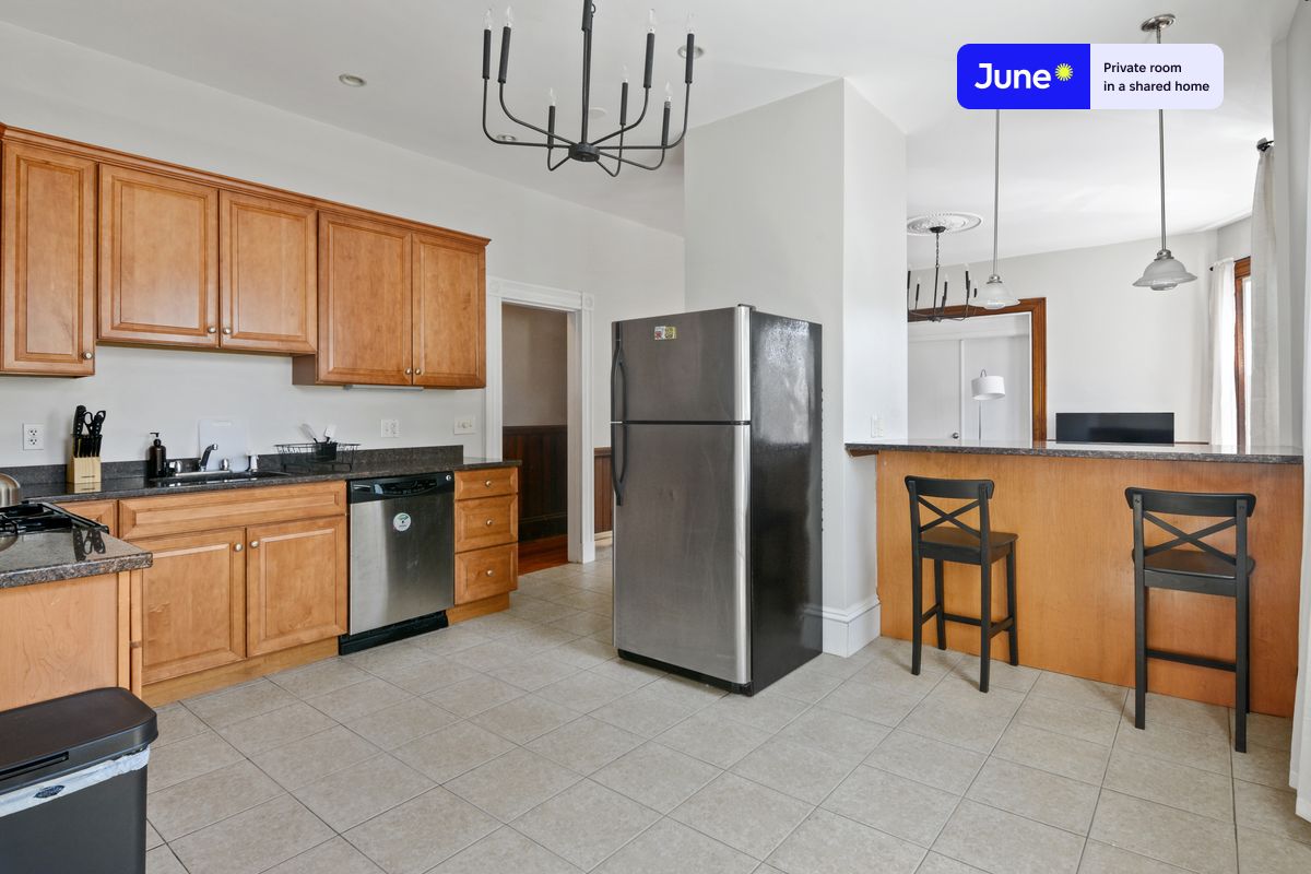 Photos of apartment on Prospect St.,Boston MA 02139