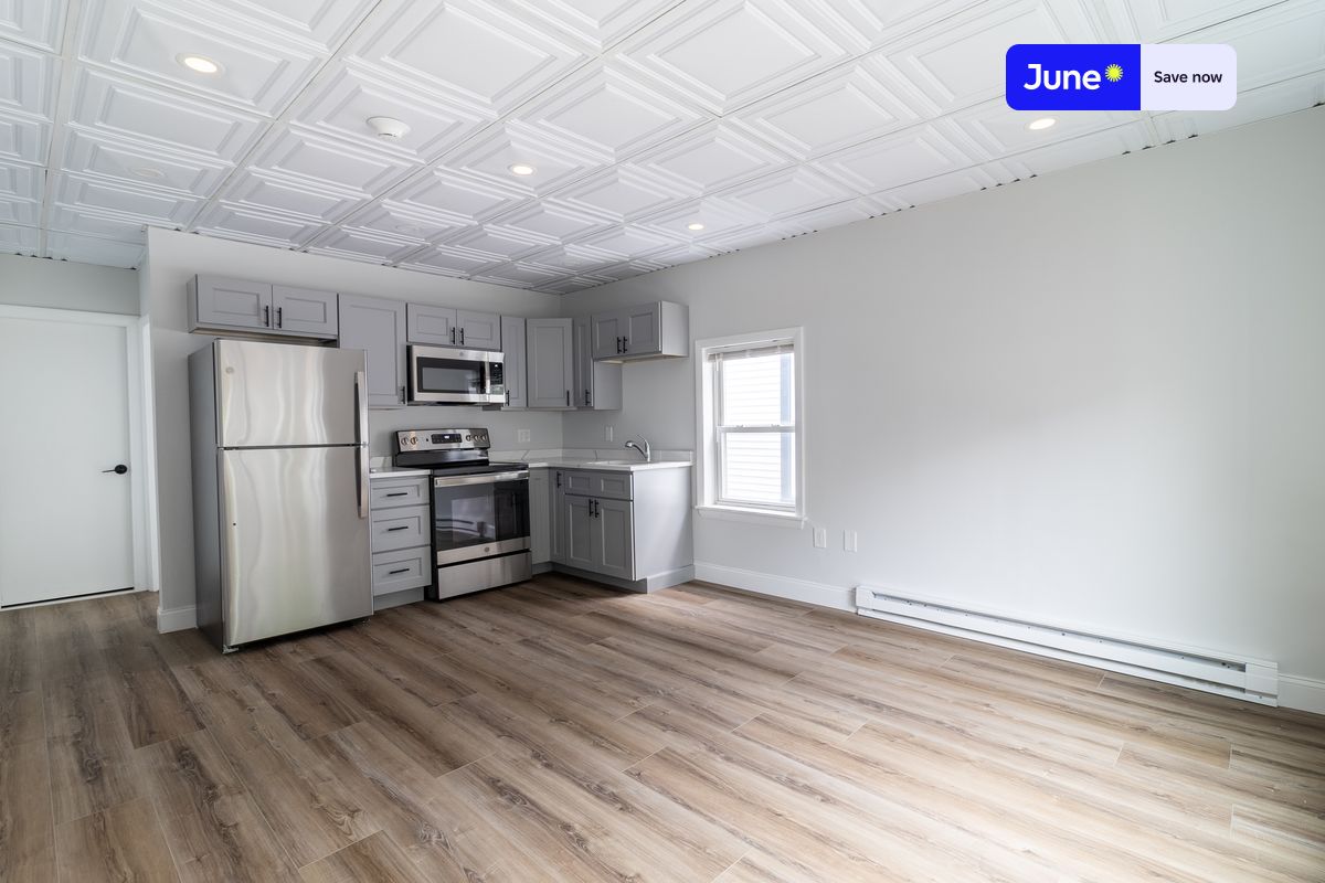 Photos of apartment on Cross St.,Boston MA 02145