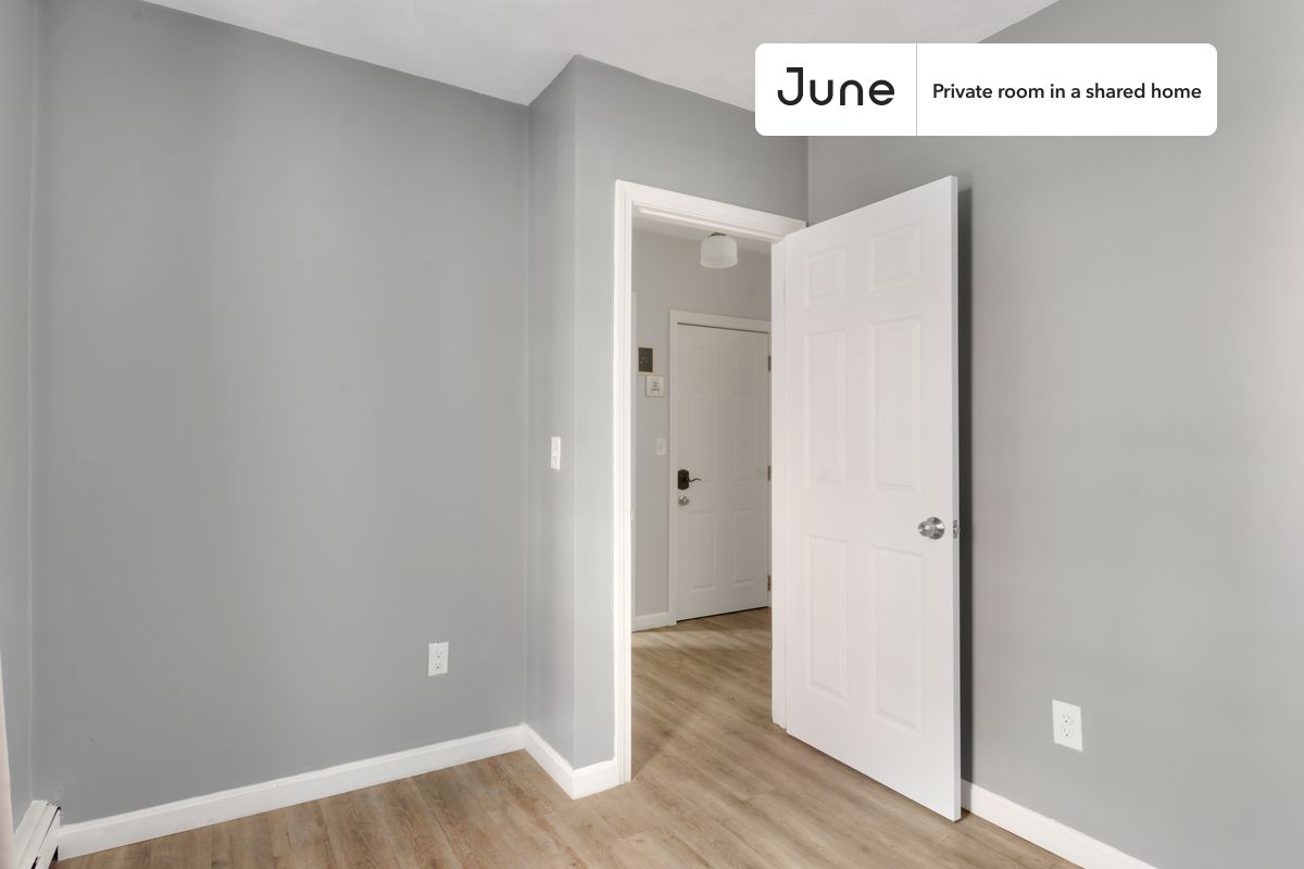 Photos of apartment on North Bennet St.,Boston MA 02113