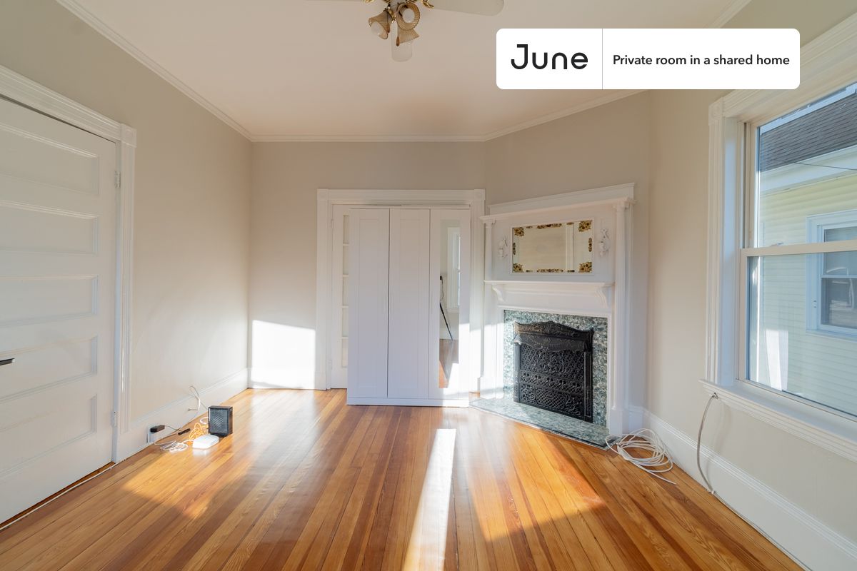Photos of apartment on Brook St.,Boston MA 02445
