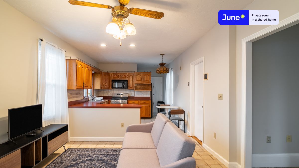 Photos of apartment on Glen St.,Boston MA 02145