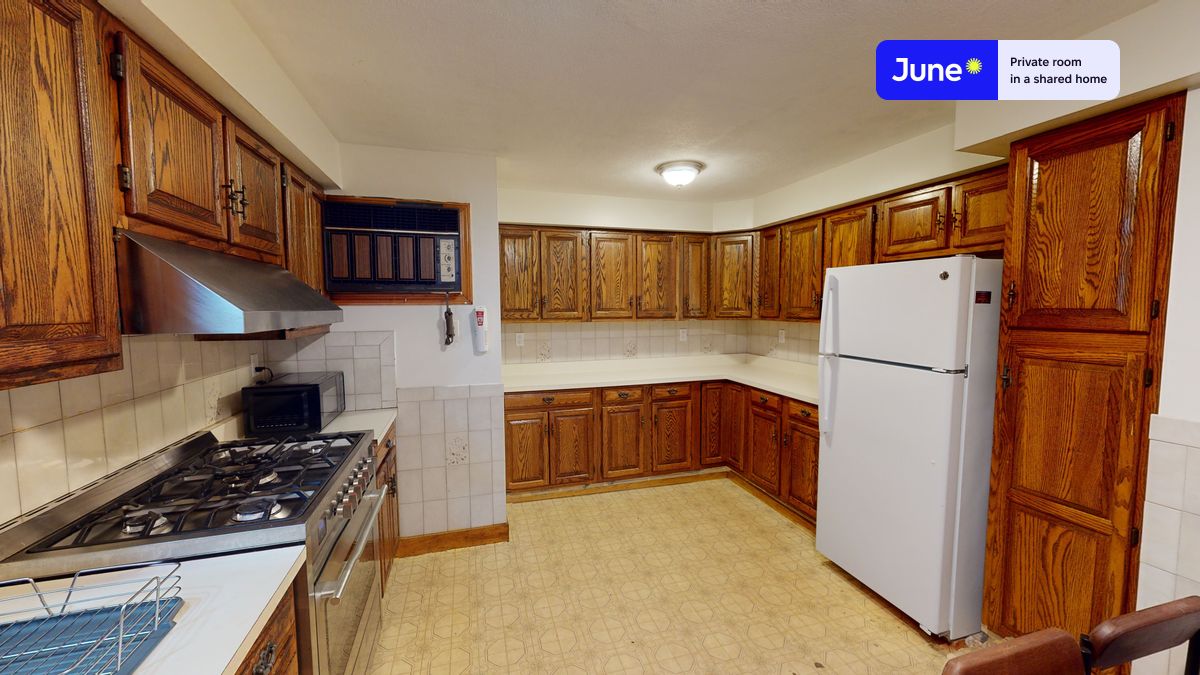 Photos of apartment on Walnut St.,Boston MA 02145