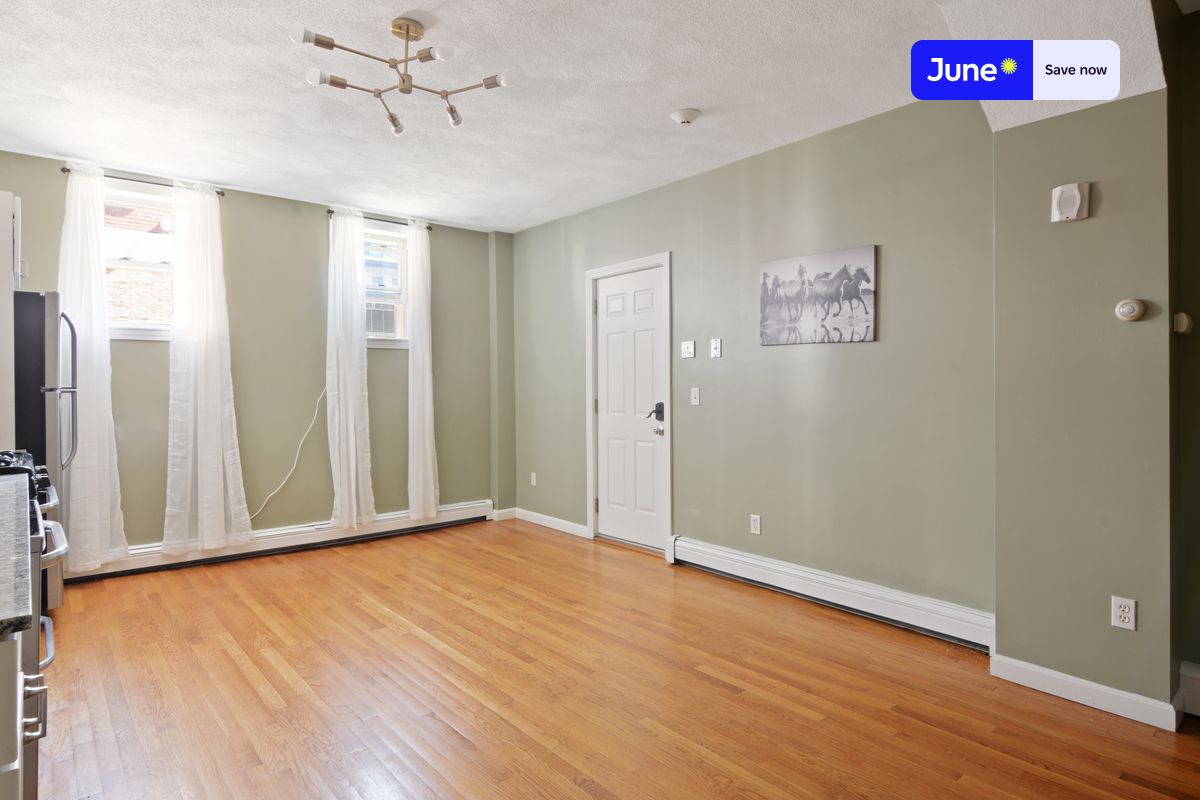 Photos of apartment on North Bennet St.,Boston MA 02113