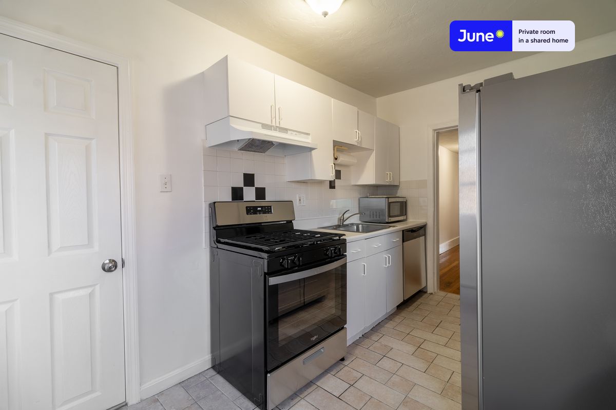 Photos of apartment on Bacon St.,Boston MA 02458