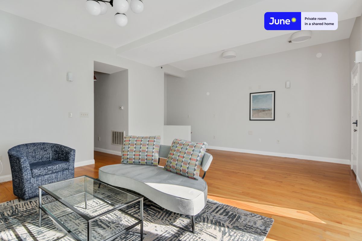 Photos of apartment on Dudley St.,Boston MA 02119