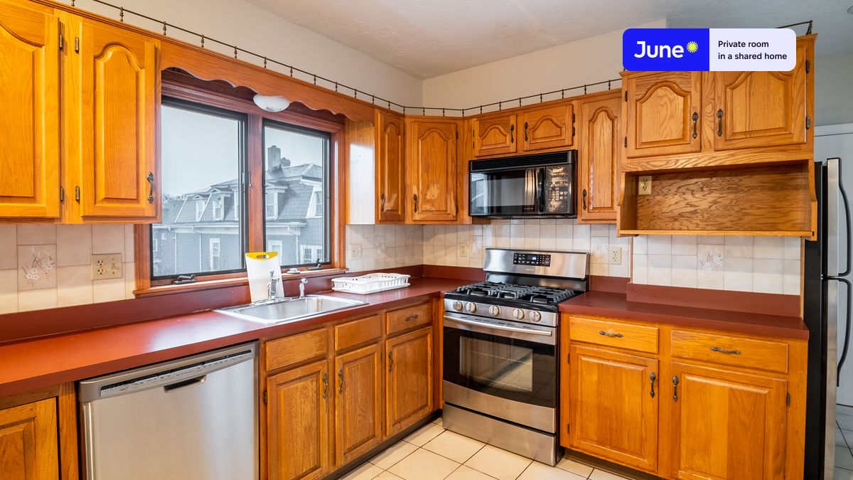 Photos of apartment on Glen St.,Boston MA 02145