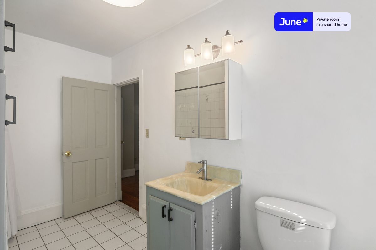 Photos of apartment on Chiswick Rd.,Boston MA 02135