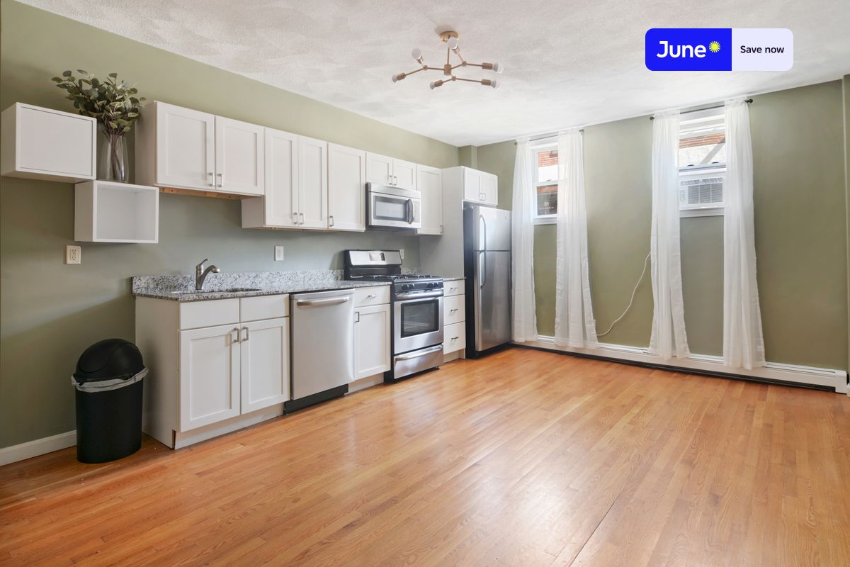 Photos of apartment on North Bennet St.,Boston MA 02113