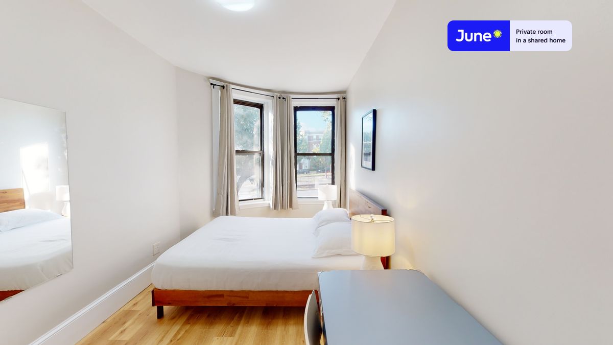 Pictures of  property for rent on Commonwealth Ave., Boston, MA 02135