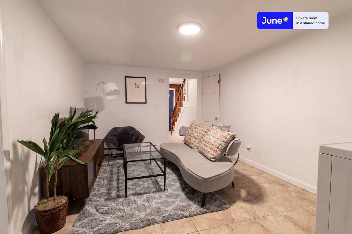 Photos of apartment on Silver St.,Boston MA 02127