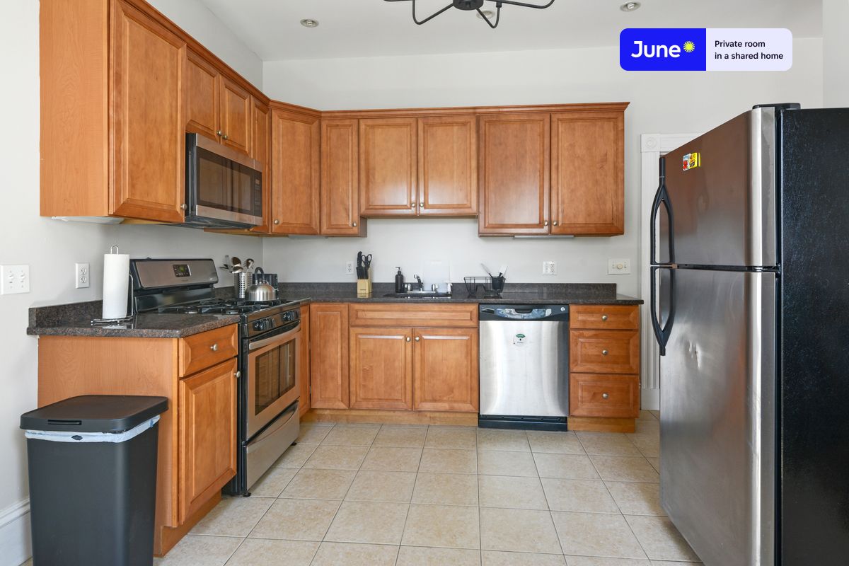 Photos of apartment on Prospect St.,Boston MA 02139