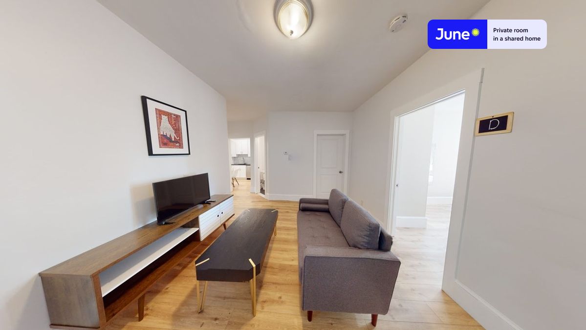 Pictures of  property for rent on Commonwealth Ave., Boston, MA 02135