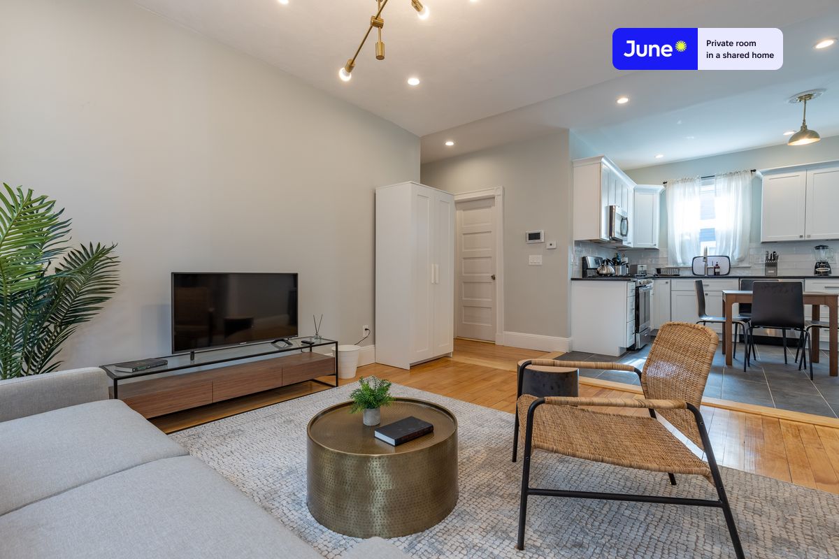 Photos of apartment on Pleasant St.,Boston MA 02125