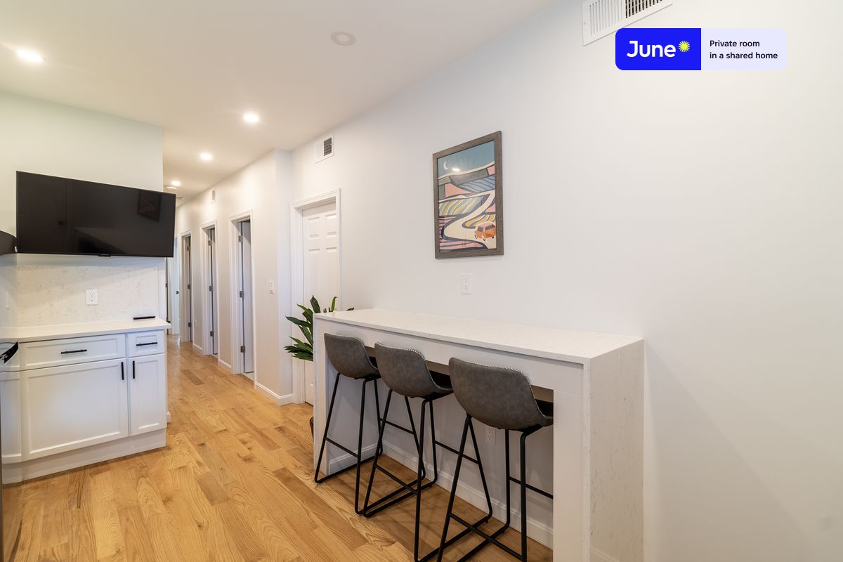 Photos of apartment on Mount Vernon St.,Boston MA 02125