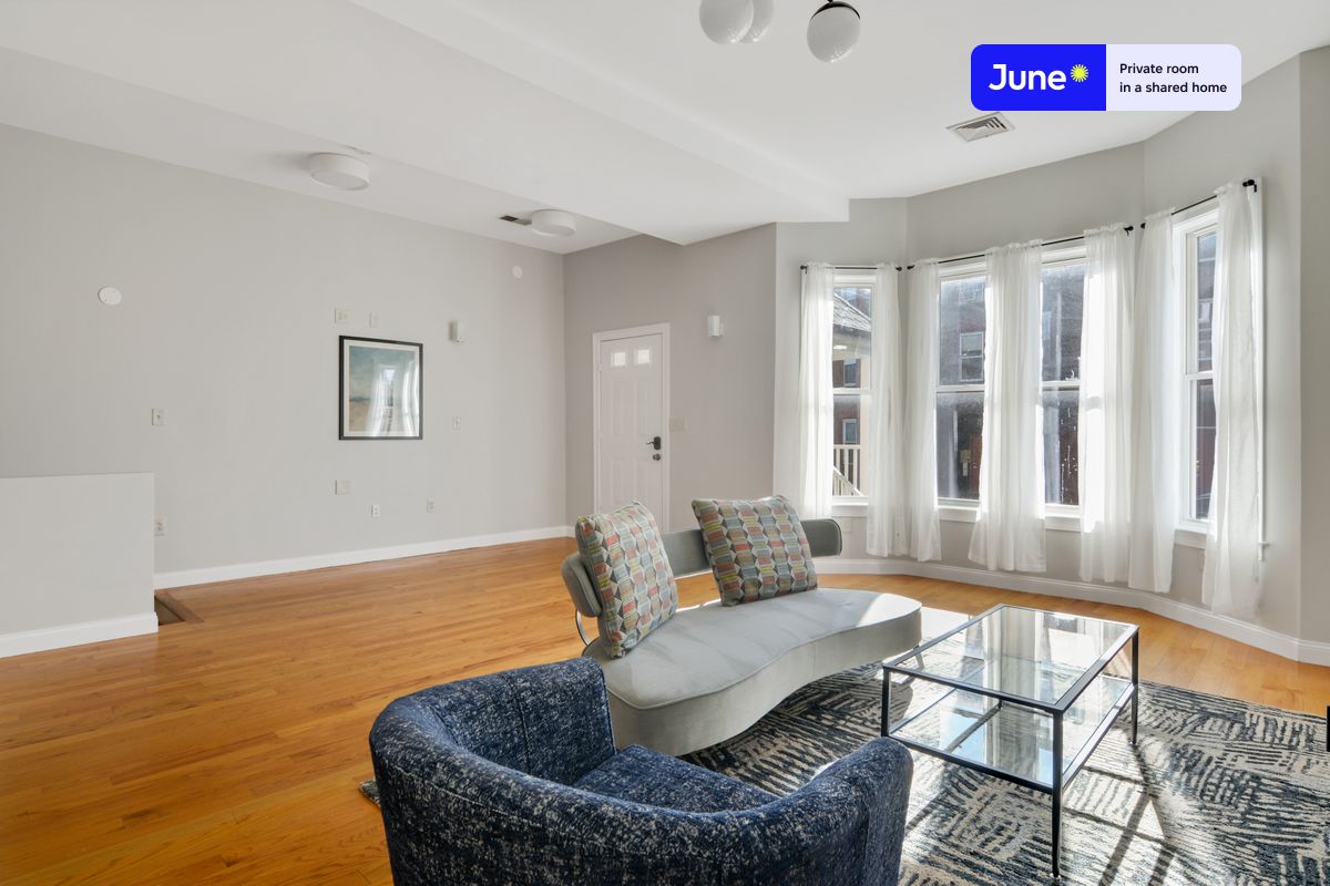 Photos of apartment on Dudley St.,Boston MA 02119