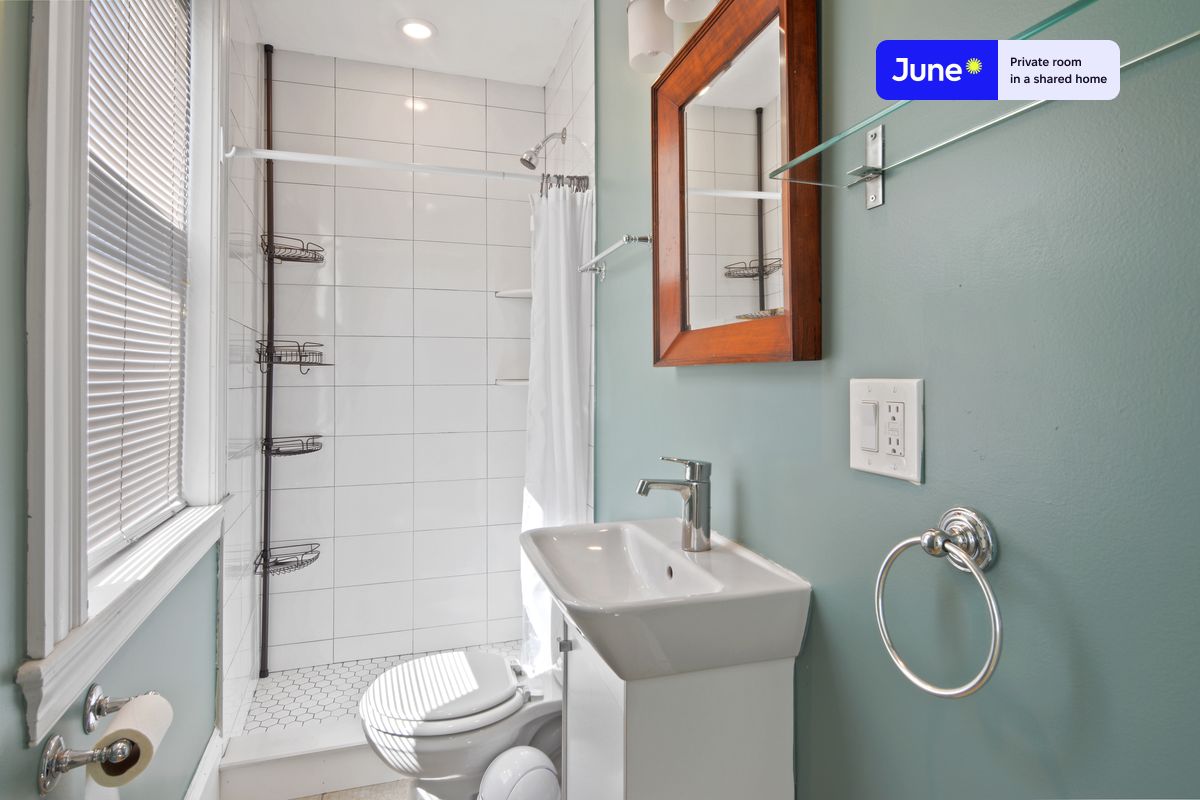Photos of apartment on Prospect St.,Boston MA 02139