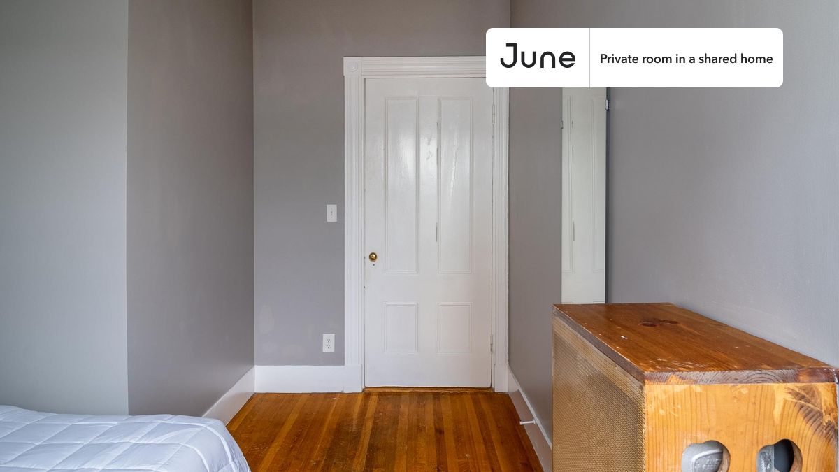 Photos of apartment on Beacon St.,Boston MA 02143