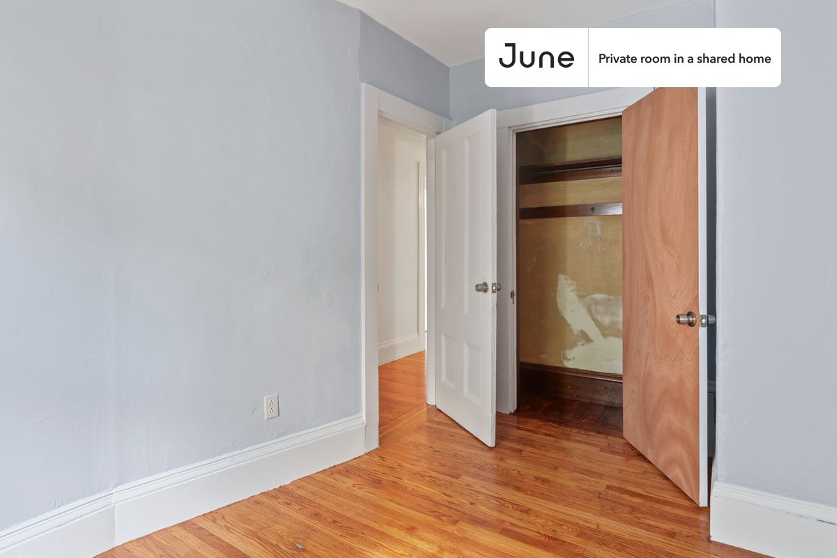 Photos of apartment on Sparhawk St.,Boston MA 02135