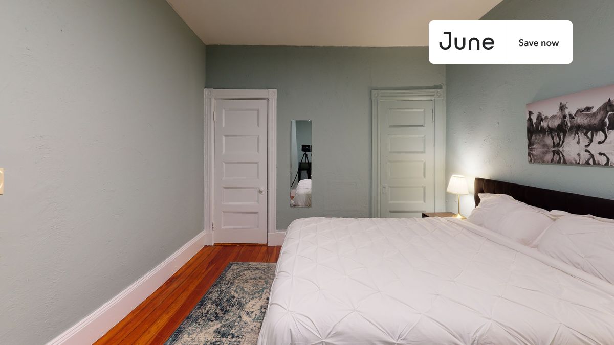 Photos of apartment on Linden St.,Boston MA 02134