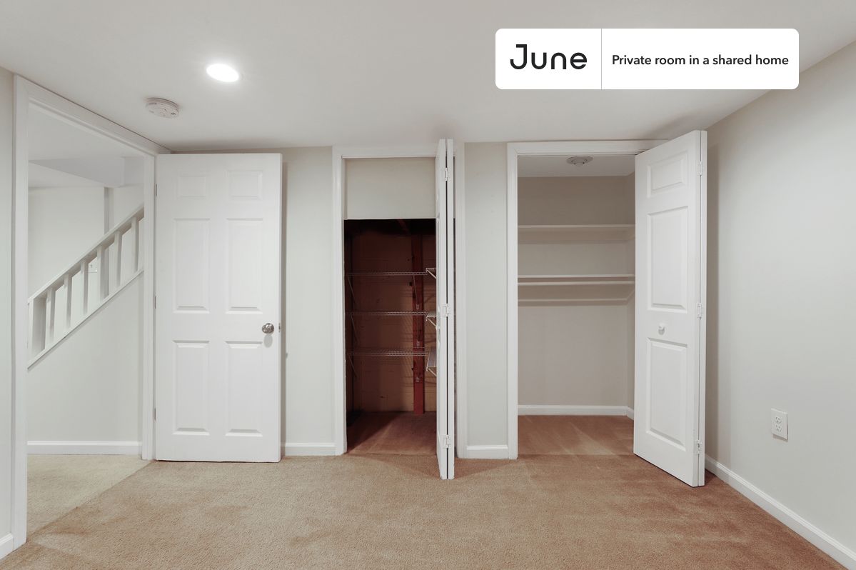 Room rental in 1242 11th Street Northwest, Washington DC, US - private Room