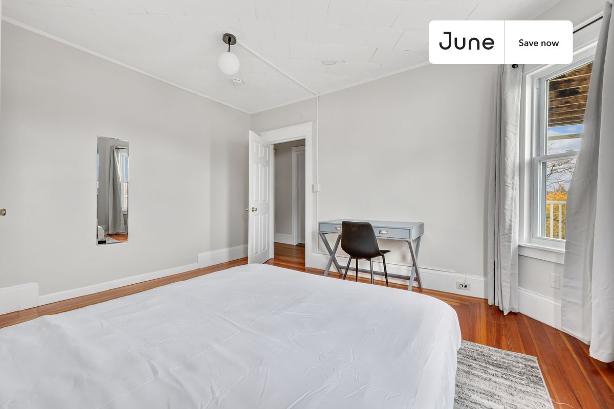 Photos of apartment on Craigie St.,Boston MA 02143