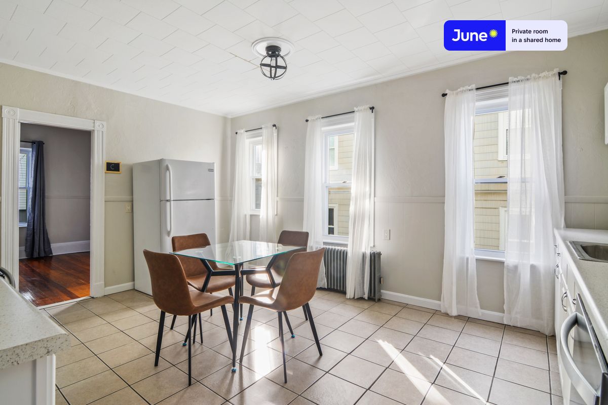Photos of apartment on Craigie St.,Boston MA 02143
