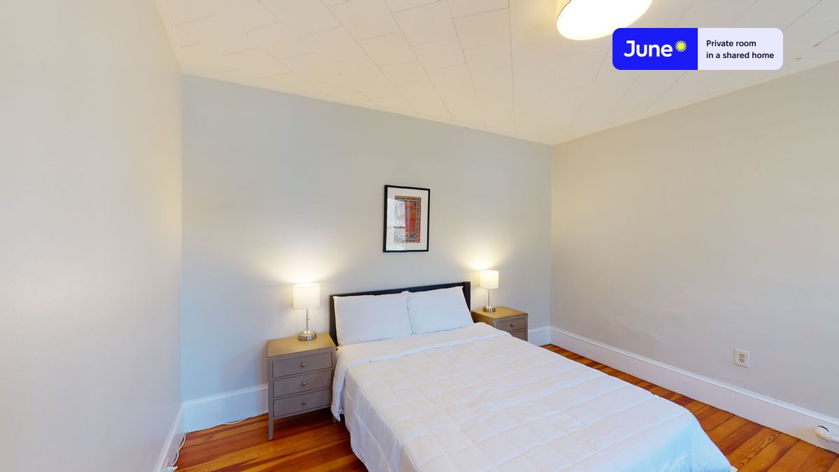 Photos of apartment on Craigie St.,Boston MA 02143