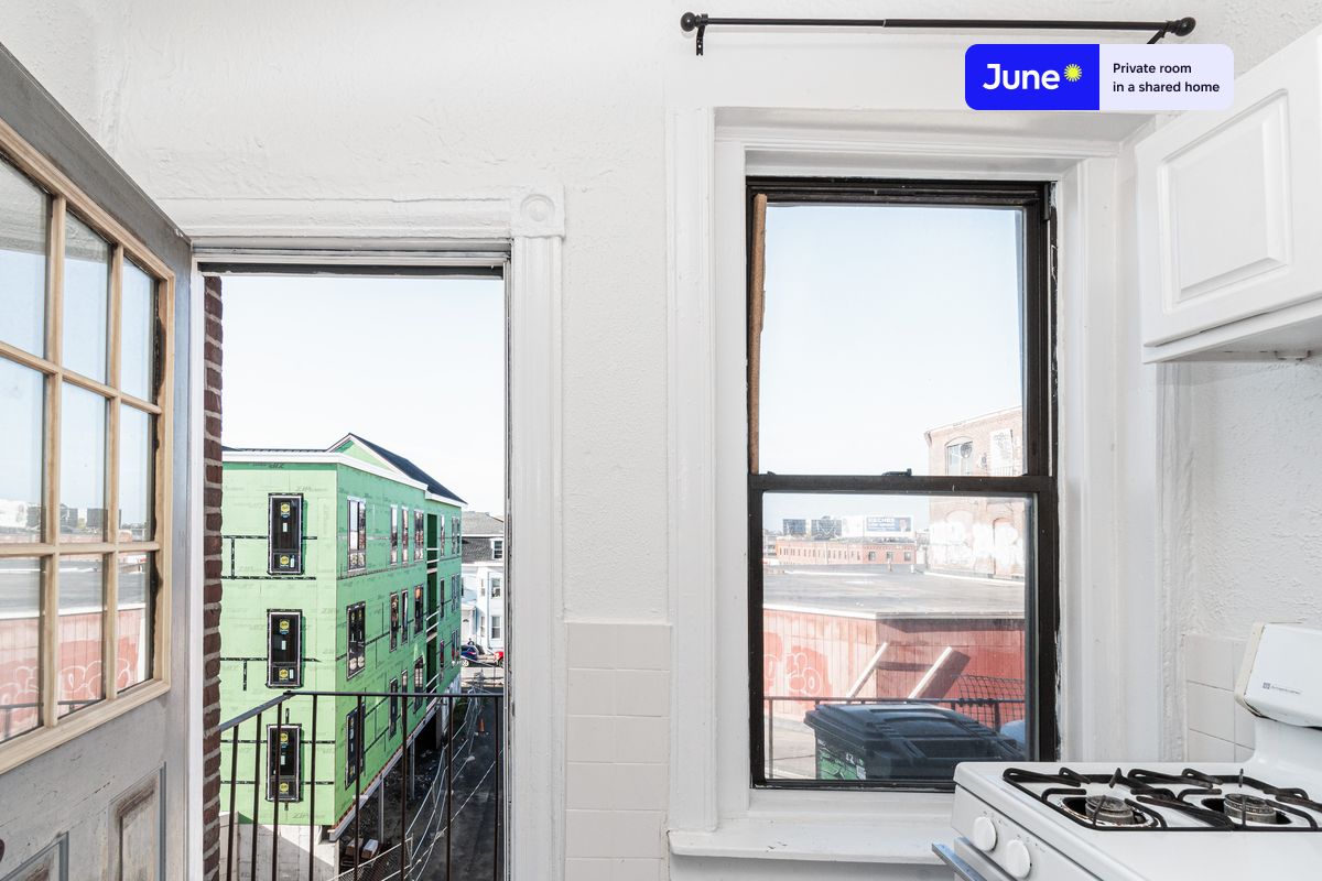 Photos of apartment on Linden St.,Boston MA 02134