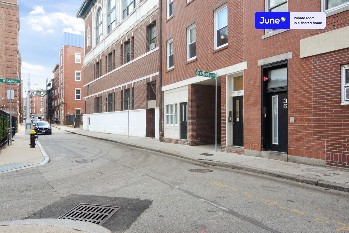Photos of apartment on North Bennet St.,Boston MA 02113