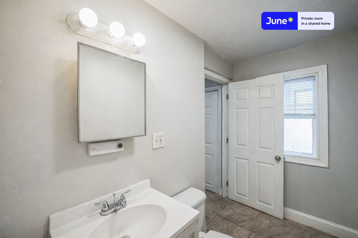 Photos of apartment on Spring St.,Boston MA 02141