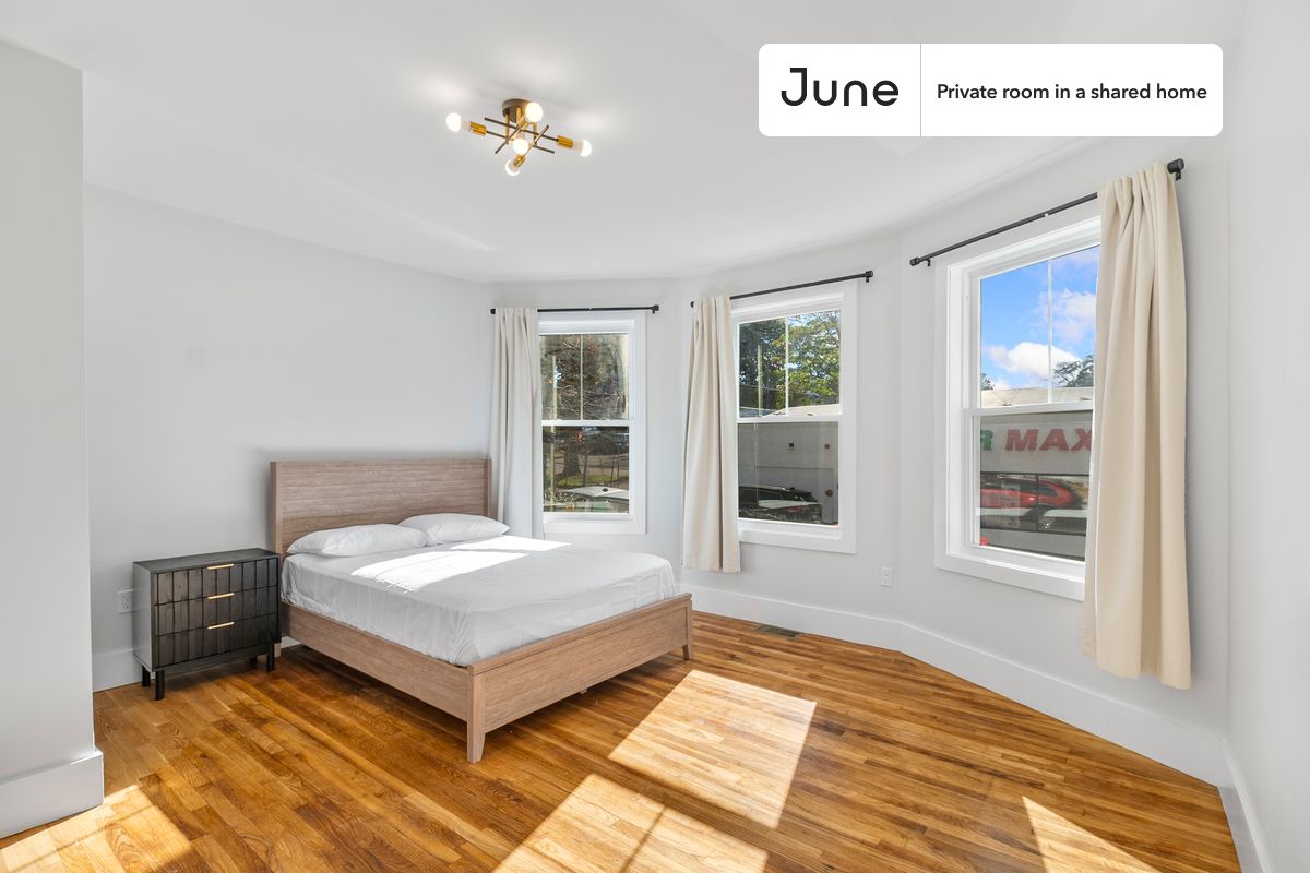Pictures of  property for rent on Walnut Park, Boston, MA 02119
