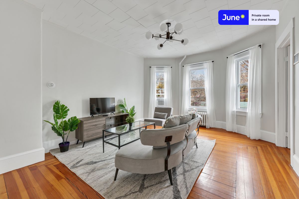 Photos of apartment on Craigie St.,Boston MA 02143