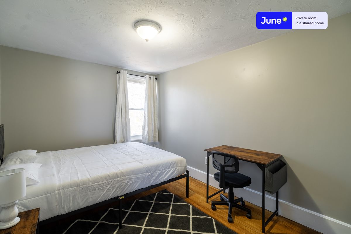 Photos of apartment on Bacon St.,Boston MA 02458