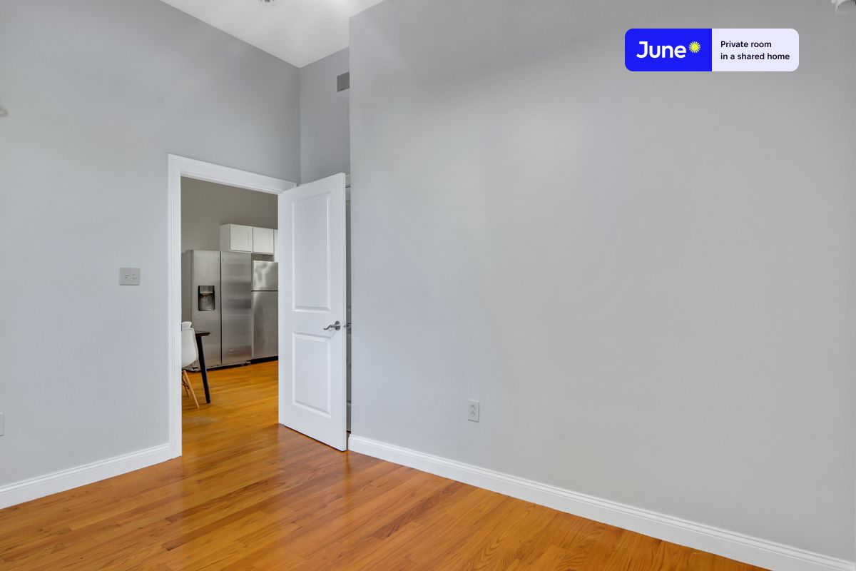 Photos of apartment on Dudley St.,Boston MA 02119