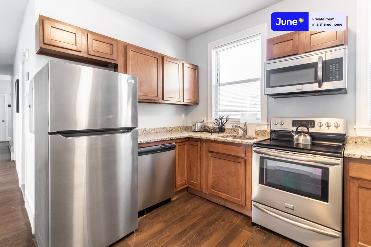 Photos of apartment on Glenway St.,Boston MA 02121