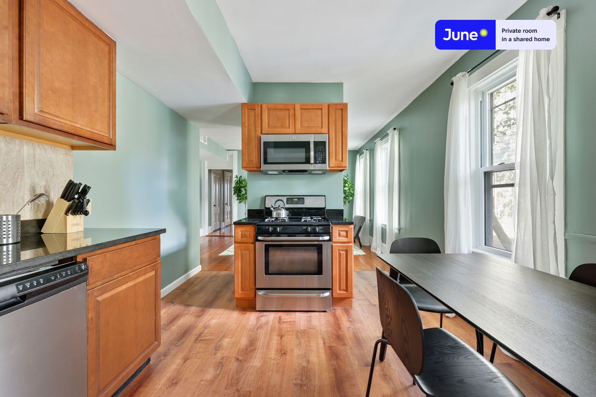 Photos of apartment on Prospect St.,Boston MA 02139