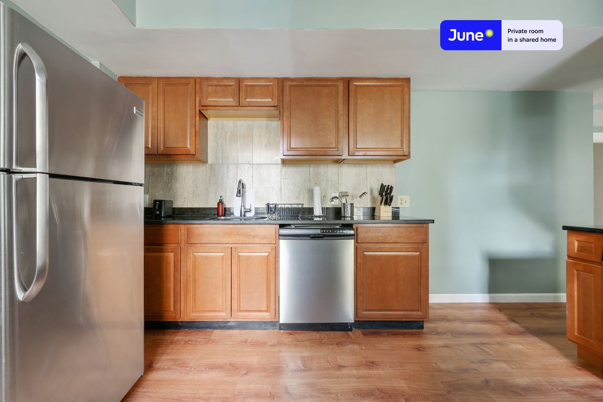 Photos of apartment on Prospect St.,Boston MA 02139